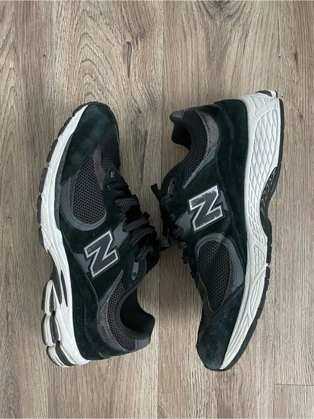 Men Size 11.5 New Balance 2002R Black Gunmetal Shoes